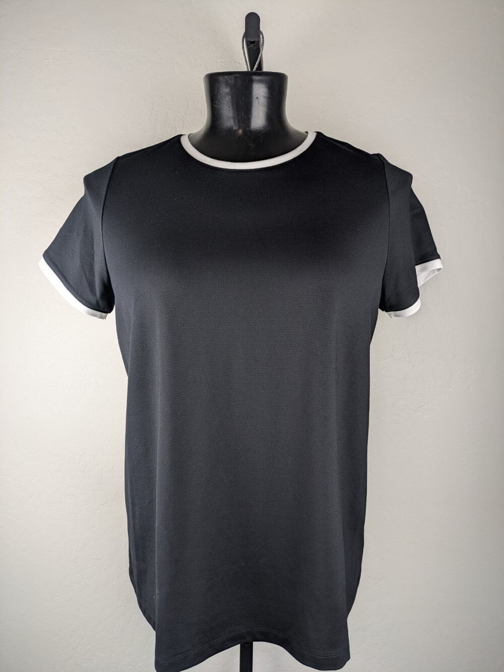 Adrienne Vittadini short sleeve knit top black with white trim